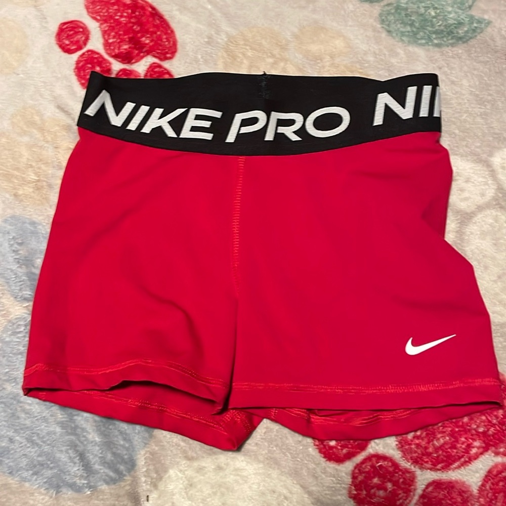 Nike Pros barely worn no tears or stretches